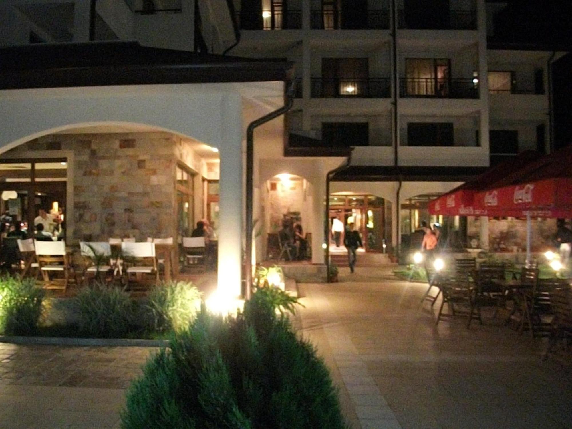 Hotel Park Карнобат Екстериор снимка