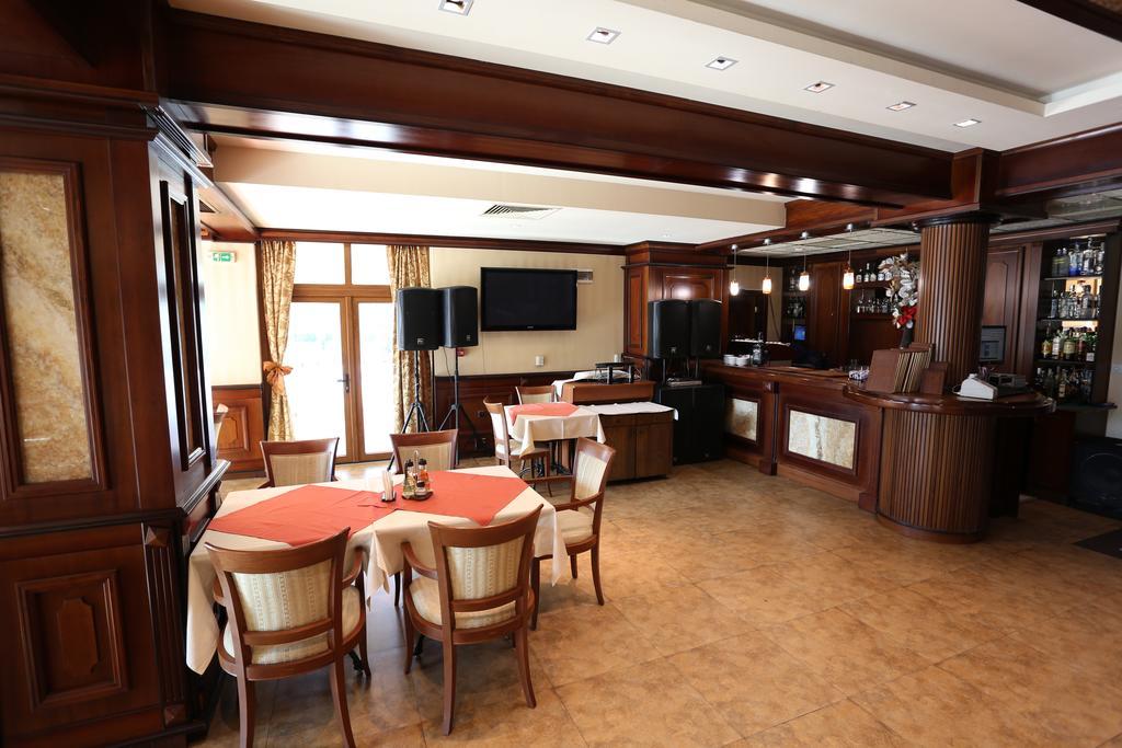 Hotel Park Карнобат Екстериор снимка