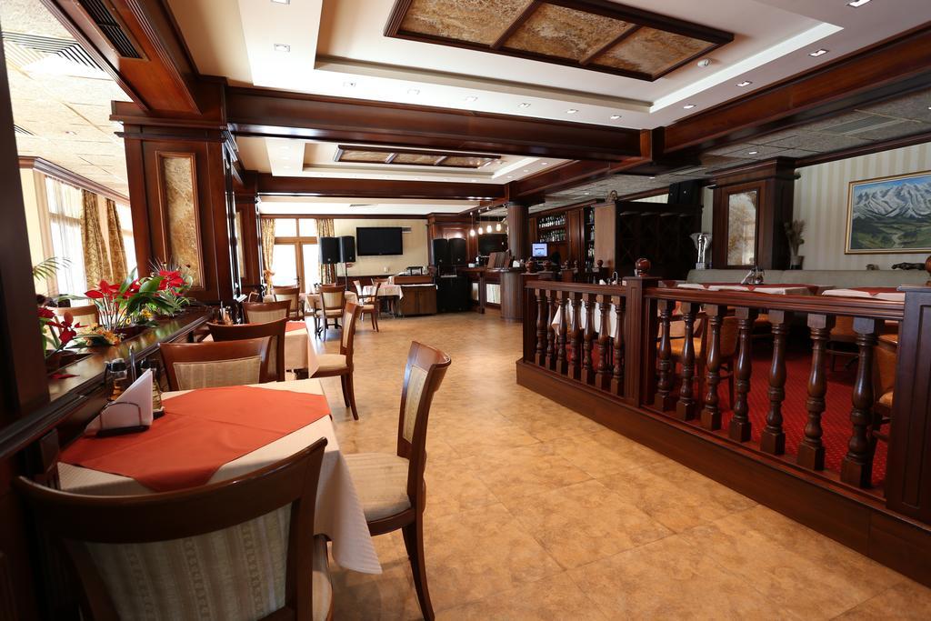 Hotel Park Карнобат Екстериор снимка